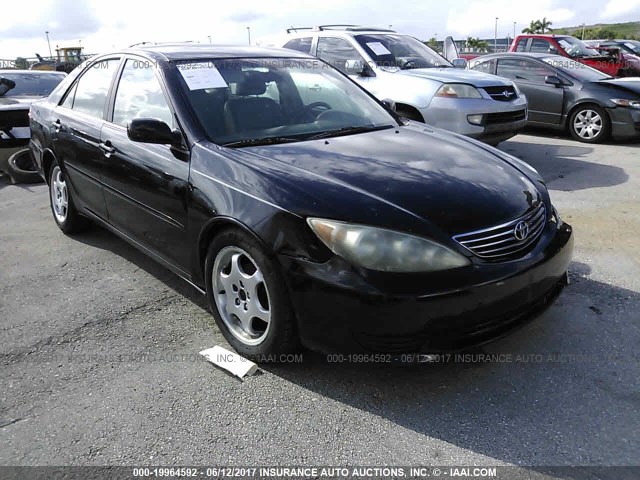 4T1BE30KX5U047190 - 2005 TOYOTA CAMRY LE/XLE/SE შავი ფოტო 1