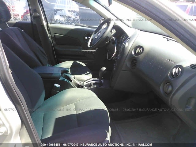 2G2WP522851341244 - 2005 PONTIAC GRAND PRIX SILVER photo 5
