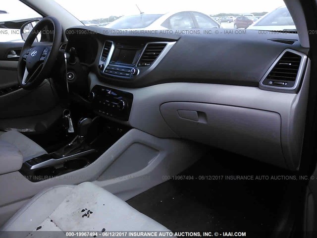 KM8J33A42HU272225 - 2017 HYUNDAI TUCSON LIMITED/SPORT AND ECO/SE BLACK photo 5