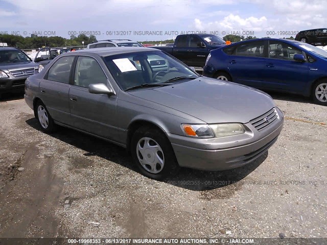 4T1BF22KXWU069440 - 1998 TOYOTA CAMRY CE/LE/XLE TAN photo 1