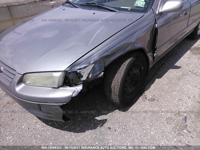 4T1BF22KXWU069440 - 1998 TOYOTA CAMRY CE/LE/XLE TAN photo 6