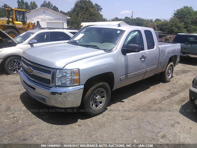 1GCRCREAXCZ142473 - 2012 CHEVROLET SILVERADO C1500  LS SILVER photo 2