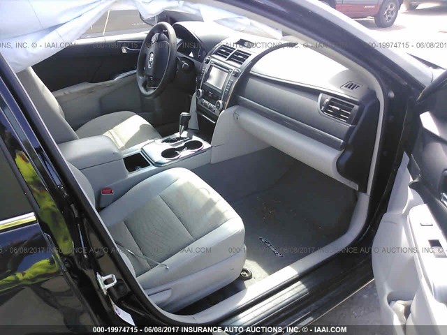 4T1BD1FK7DU092262 - 2013 TOYOTA CAMRY HYBRID/LE/XLE 黑色 照片 5