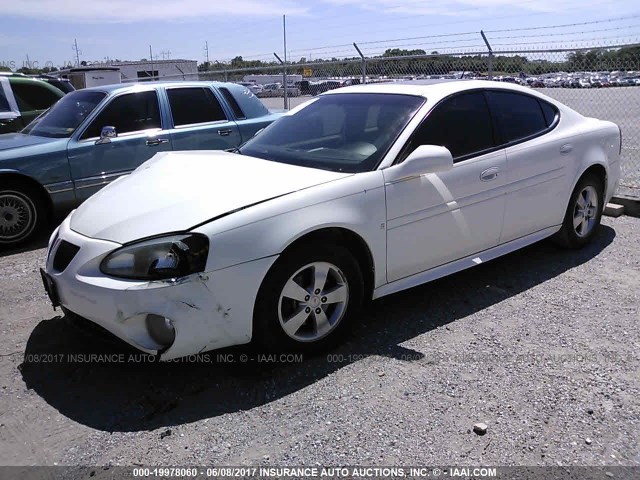 2G2WP552881188820 - 2008 PONTIAC GRAND PRIX WHITE photo 2