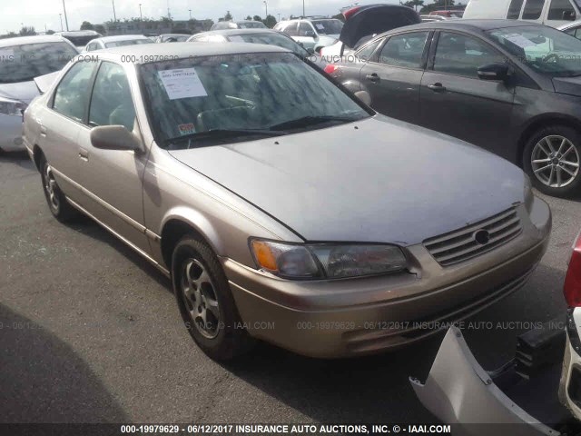 4T1BG22K7VU795803 - 1997 TOYOTA CAMRY CE/LE/XLE 金色 照片 1
