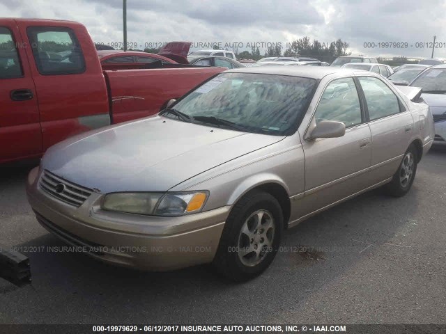 4T1BG22K7VU795803 - 1997 TOYOTA CAMRY CE/LE/XLE 金色 照片 2