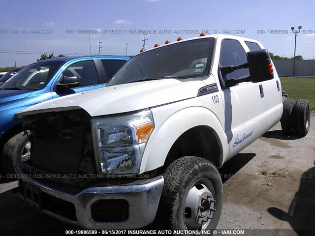 1FD8W3H61CED22774 - 2012 FORD F350 4X4 CREWCAB  WHITE photo 2