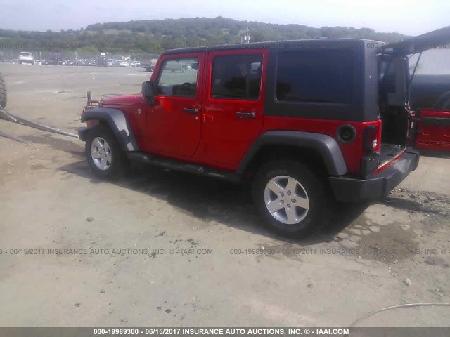 1C4HJWDG0FL554219 - 2015 JEEP WRANGLER UNLIMITE SPORT RED photo 3