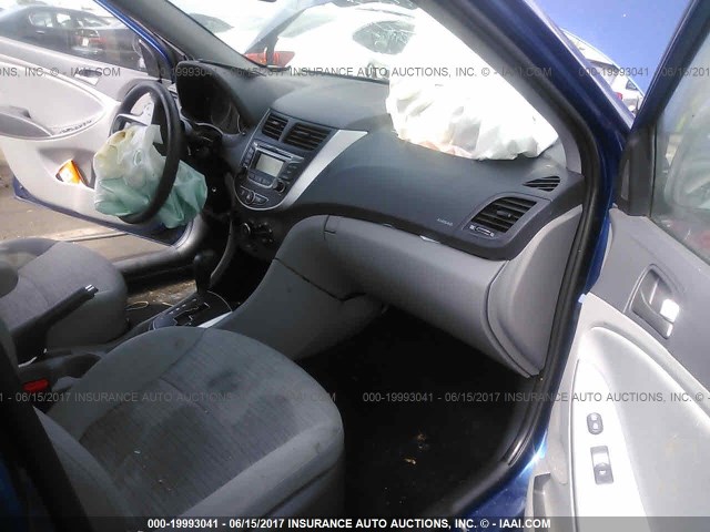 KMHCT4AEXHU223913 - 2017 HYUNDAI ACCENT SE BLUE photo 5