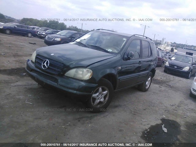 4JGAB54E01A227438 - 2001 MERCEDES-BENZ ML 320 GREEN photo 2