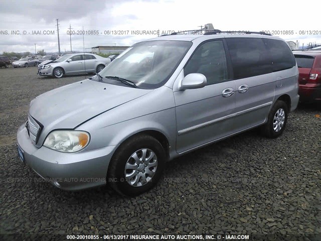 KNDUP132656737353 - 2005 KIA SEDONA EX/LX SILVER photo 2