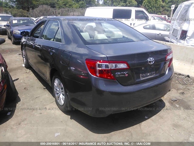 4T1BF1FK2EU470743 - 2014 TOYOTA CAMRY L/SE/LE/XLE 灰色 照片 3
