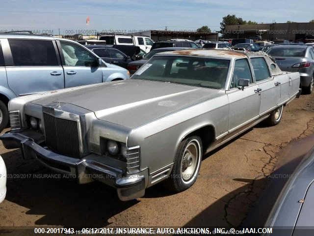 7Y82S931202 - 1977 LINCOLN CONTINENTAL  银色 照片 2