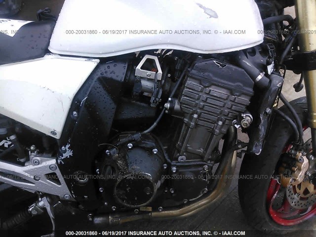 JKAZRCA183A005980 - 2003 KAWASAKI ZR1000 A1 WHITE photo 8