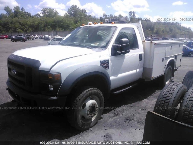 1FDAF4HR9AEA44947 - 2010 FORD F450 WHITE photo 2