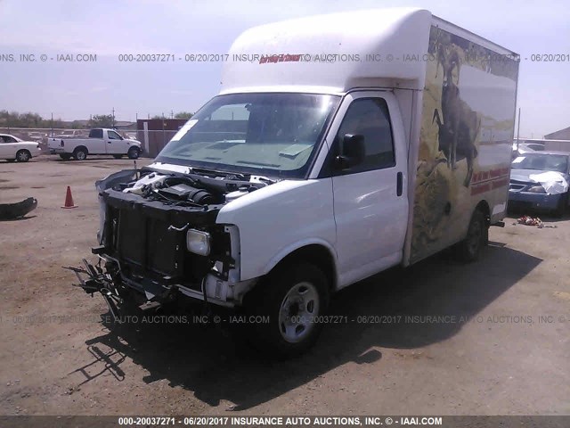 1GB0G2BA4E1212094 - 2014 CHEVROLET EXPRESS G3500  WHITE photo 2