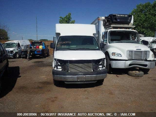 1GD072CGXF1101223 - 2015 GMC G3500 CUTAWAY G3500 Unknown photo 3