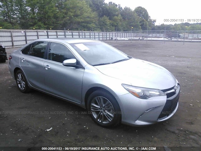 4T1BF1FK3FU912091 - 2015 TOYOTA CAMRY LE/XLE/SE/XSE SILVER photo 1