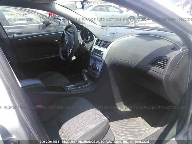 1G1ZC5E08AF173695 - 2010 CHEVROLET MALIBU 1LT 银色 照片 5