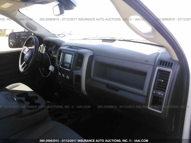 3C63RRGL7GG131026 - 2016 RAM 3500 ST WHITE photo 5