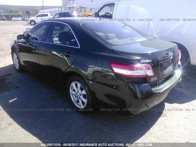 4T1BF3EK8BU732161 - 2011 TOYOTA CAMRY SE/LE/XLE GREEN photo 3