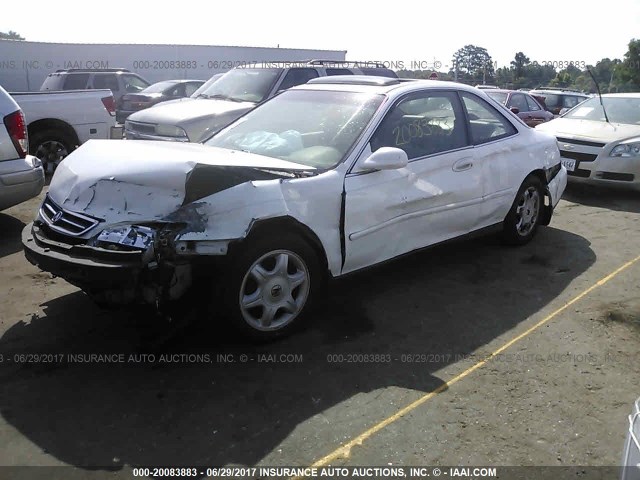 19UYA115XVL016066 - 1997 ACURA 2.2CL WHITE photo 2