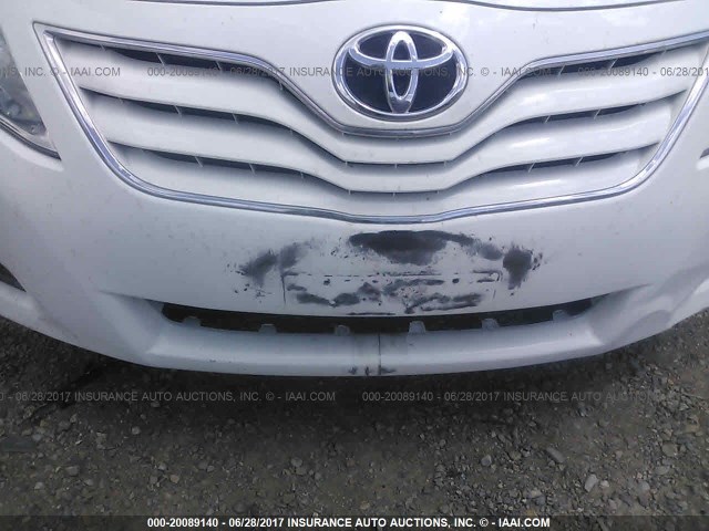 4T4BF3EK6BR110051 - 2011 TOYOTA CAMRY SE/LE/XLE WHITE photo 6