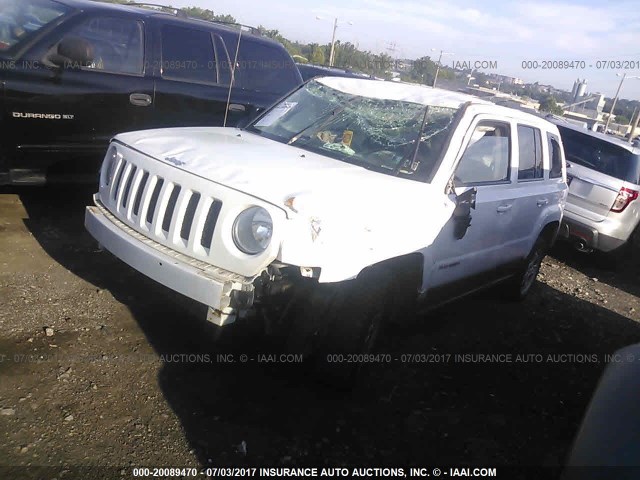 1C4NJPBA7DD139087 - 2013 JEEP PATRIOT SPORT WHITE photo 2