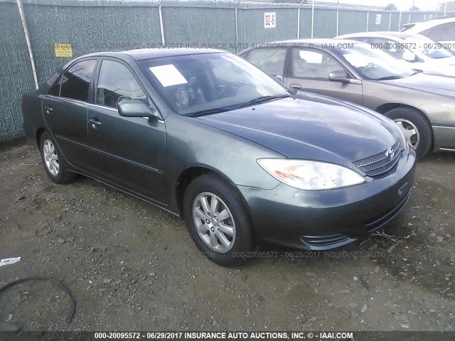 JTDBF30K820002981 - 2002 TOYOTA CAMRY LE/XLE/SE მწვანე ფოტო 1