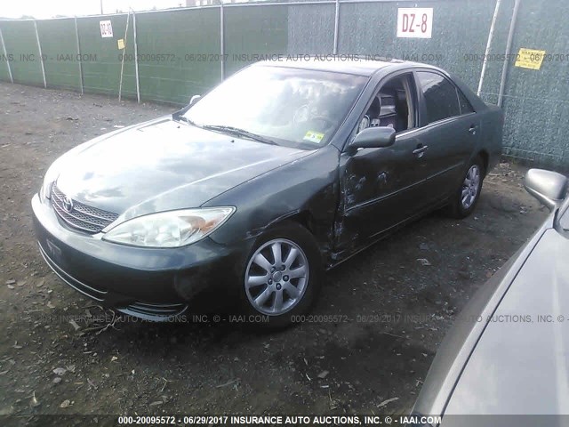 JTDBF30K820002981 - 2002 TOYOTA CAMRY LE/XLE/SE მწვანე ფოტო 2