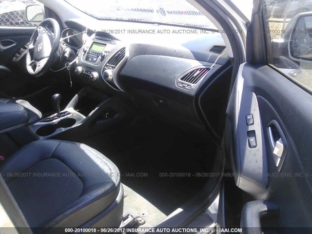 KM8JU3AC4BU177869 - 2011 HYUNDAI TUCSON GLS/LIMITED ნაცრისფერი ფოტო 5