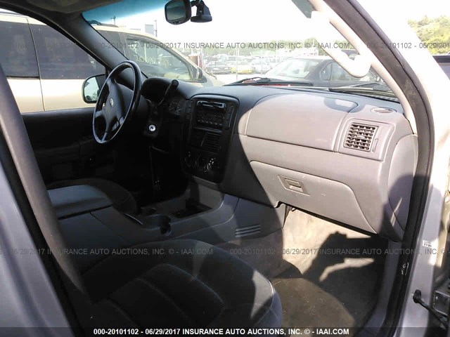 1FMZU73K82ZC52302 - 2002 FORD EXPLORER XLT SILVER photo 5