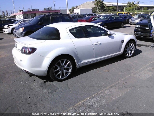 JM1FE172090402445 - 2009 MAZDA RX8 WHITE photo 4