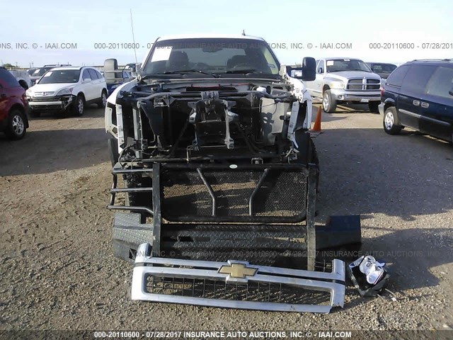 1GCHK29K38E195216 - 2008 CHEVROLET SILVERADO K2500 HEAVY DUTY WHITE photo 6