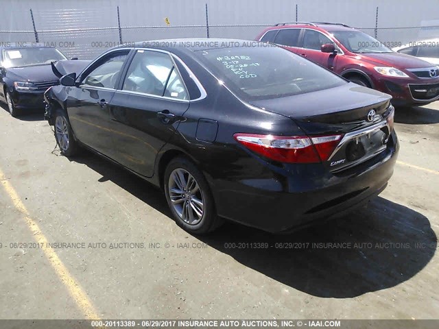 4T1BF1FK5HU736616 - 2017 TOYOTA CAMRY LE/XLE/SE/XSE BLACK photo 3