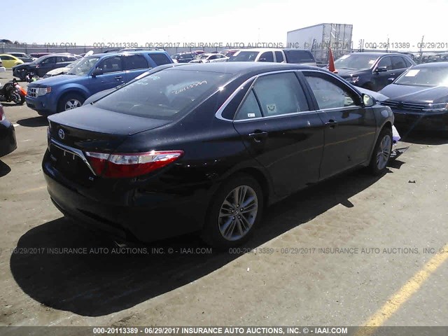 4T1BF1FK5HU736616 - 2017 TOYOTA CAMRY LE/XLE/SE/XSE BLACK photo 4