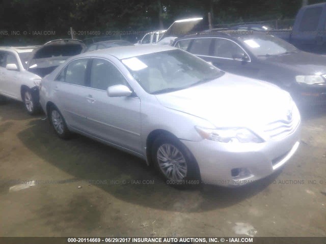 4T1BF3EK0AU082563 - 2010 TOYOTA CAMRY SE/LE/XLE 银色 照片 1