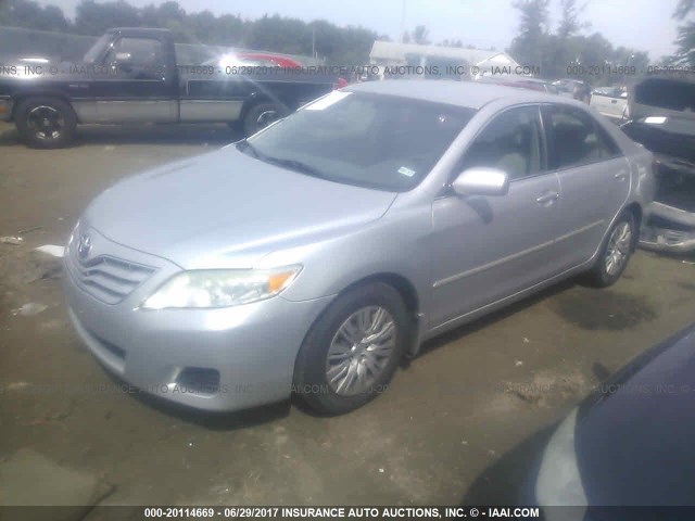 4T1BF3EK0AU082563 - 2010 TOYOTA CAMRY SE/LE/XLE 银色 照片 2