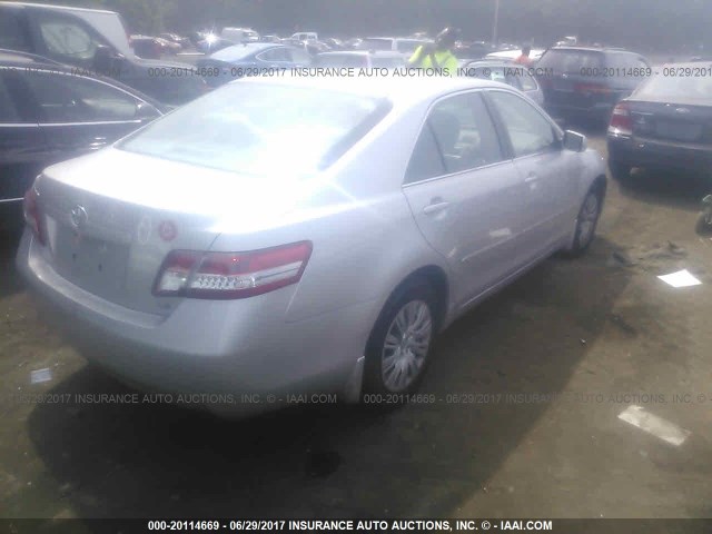 4T1BF3EK0AU082563 - 2010 TOYOTA CAMRY SE/LE/XLE 银色 照片 4