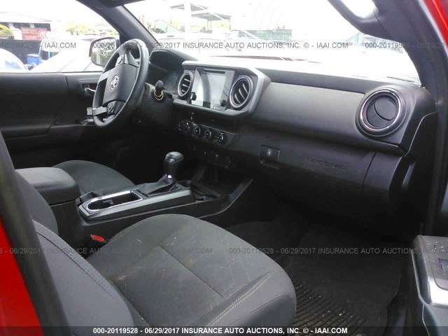 3TMCZ5AN8HM050891 - 2017 TOYOTA TACOMA DBL CAB/SR/TRDSPT/OR/PRO ნარინჯისფერი ფოტო 5