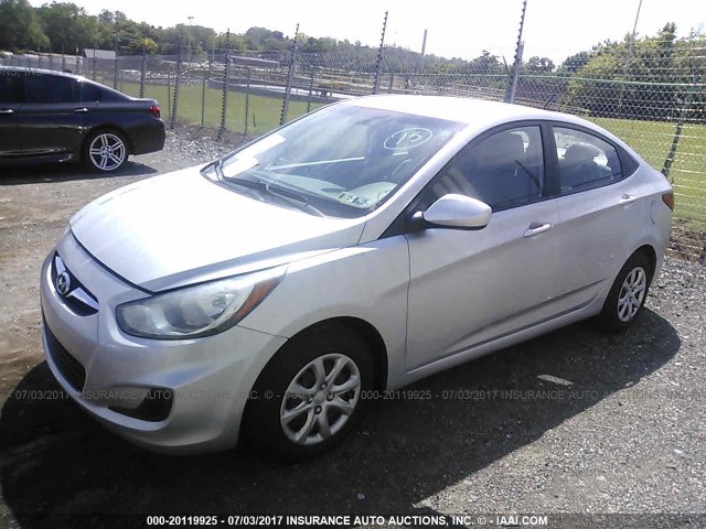 KMHCT4AE4CU162468 - 2012 HYUNDAI ACCENT GLS/GS SILVER photo 2