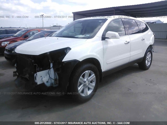 1GNKRJKD1DJ222610 - 2013 CHEVROLET TRAVERSE LT WHITE photo 2