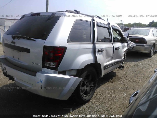 1J4GR48K55C590083 - 2005 JEEP GRAND CHEROKEE LAREDO/COLUMBIA/FREEDOM 银色 照片 4