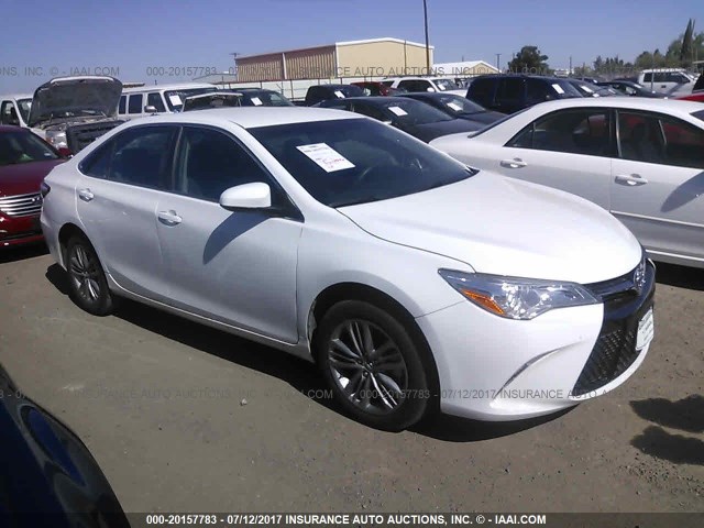 4T1BF1FK8GU612628 - 2016 TOYOTA CAMRY LE/XLE/SE/XSE WHITE photo 1