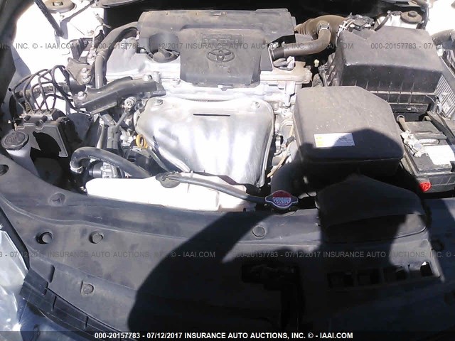 4T1BF1FK8GU612628 - 2016 TOYOTA CAMRY LE/XLE/SE/XSE WHITE photo 10