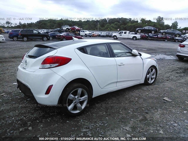 KMHTC6AD4DU133816 - 2013 HYUNDAI VELOSTER WHITE photo 4