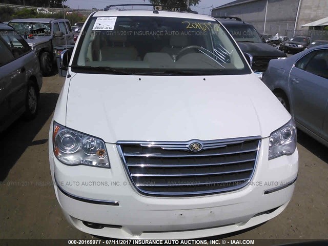 2A4RR7DX3AR494112 - 2010 CHRYSLER TOWN & COUNTRY LIMITED WHITE photo 6