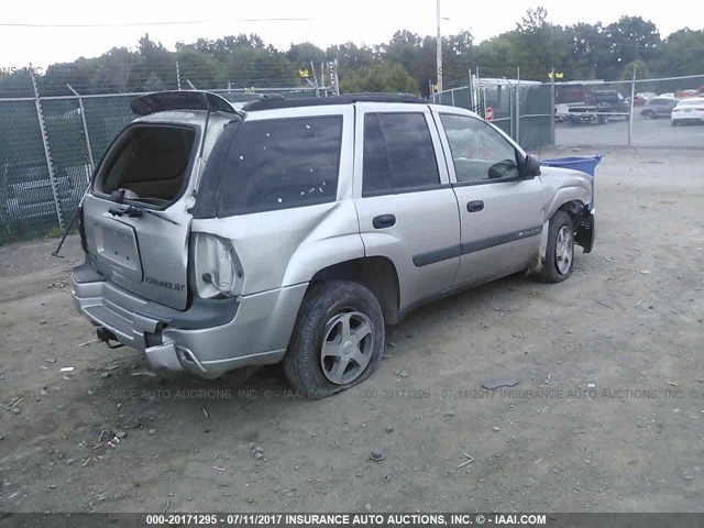 1GNDS13S342107334 - 2004 CHEVROLET TRAILBLAZER LS/LT SILVER photo 4