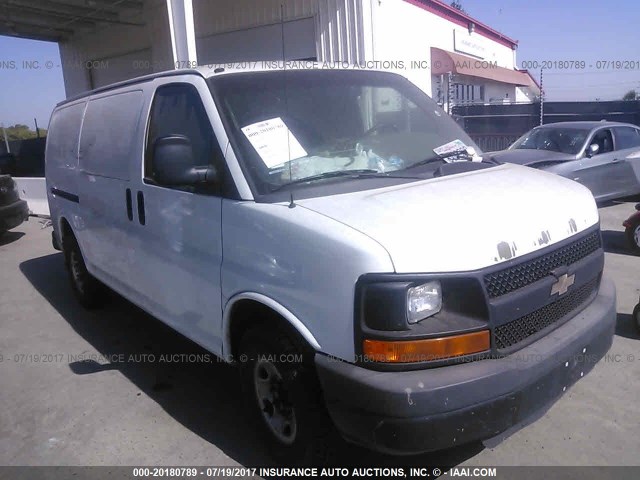 1GC2GTBG8A1108779 - 2010 CHEVROLET EXPRESS G3500  WHITE photo 1