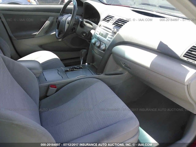 4T4BF3EK6AR052327 - 2010 TOYOTA CAMRY SE/LE/XLE წითელი ფოტო 5